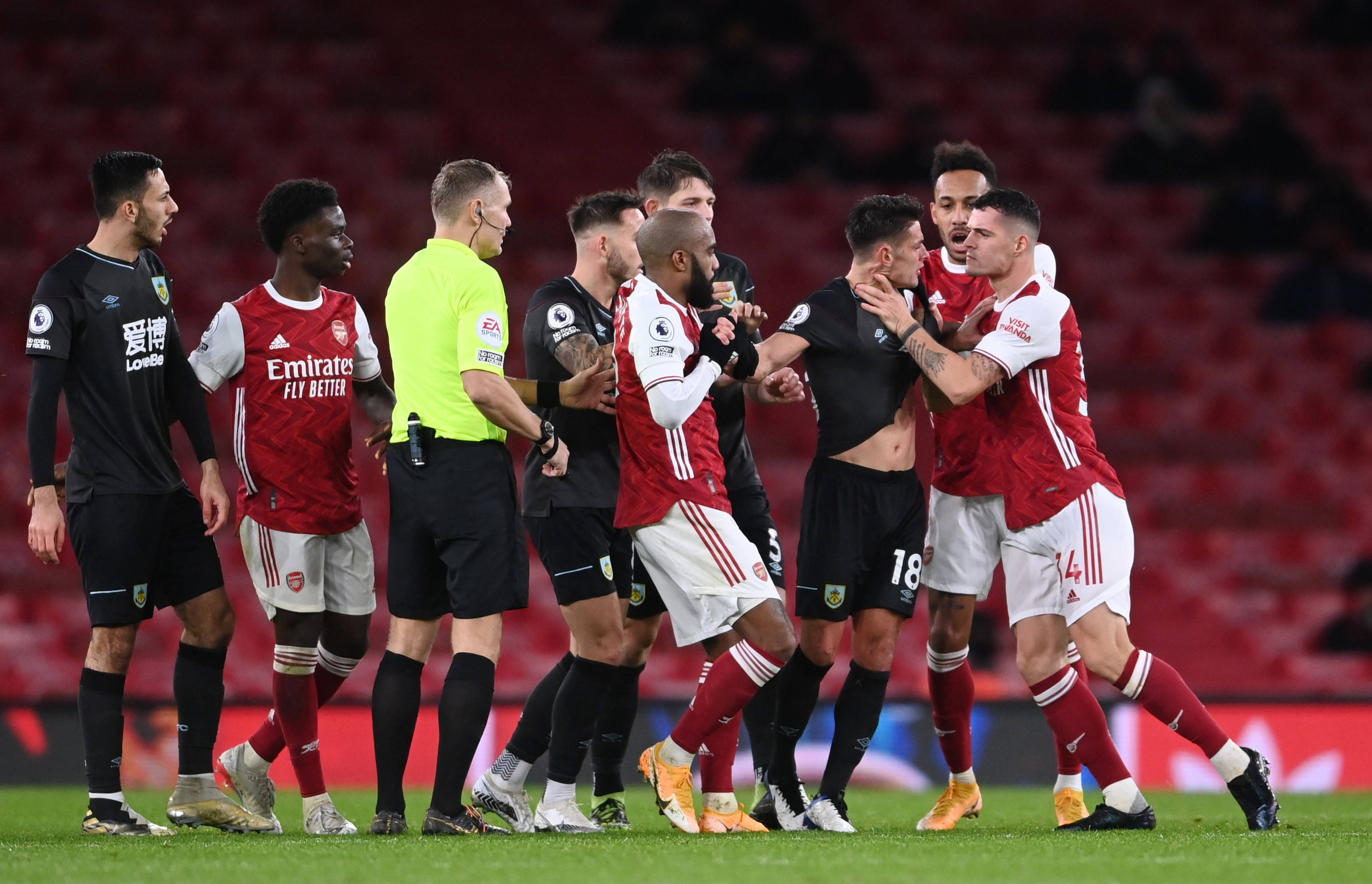 琼斯通过溜 琼斯通过溜