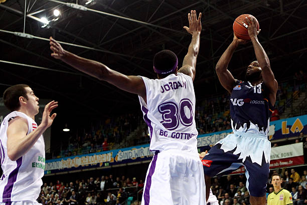 鹿死谁手 鹿死谁手